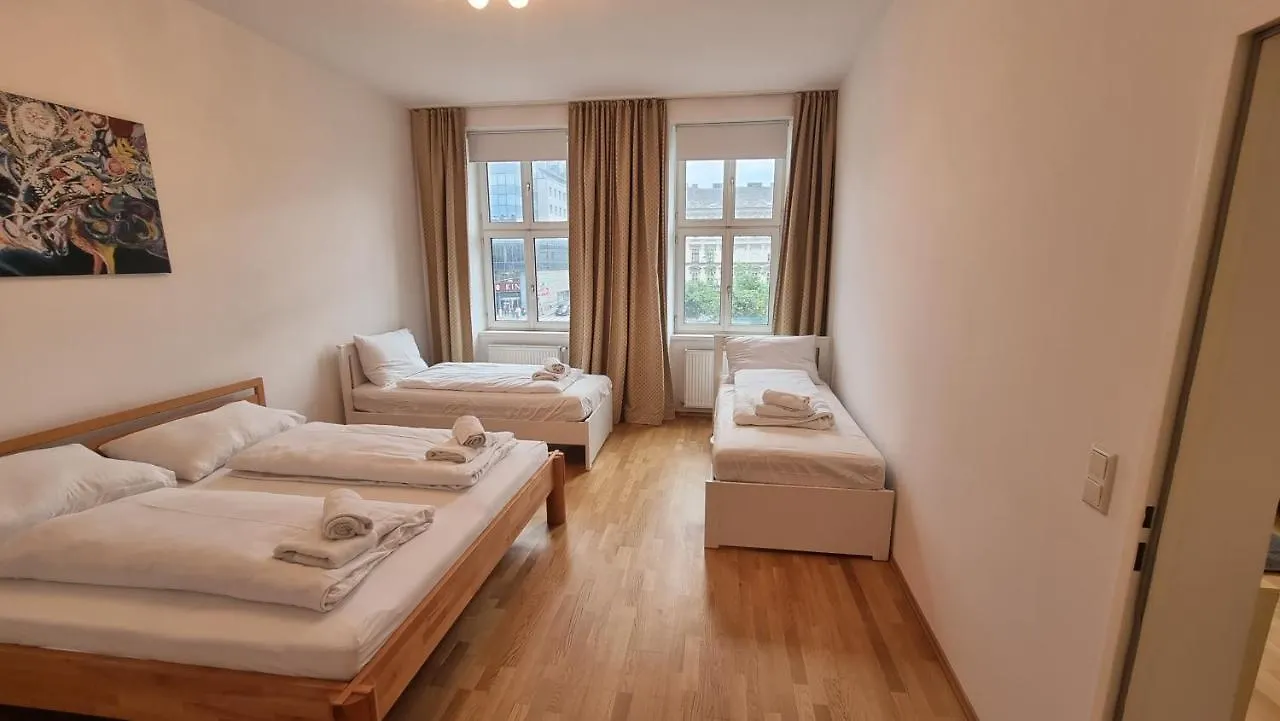 Sunny Apartment Next To Metro 1Br Vienna