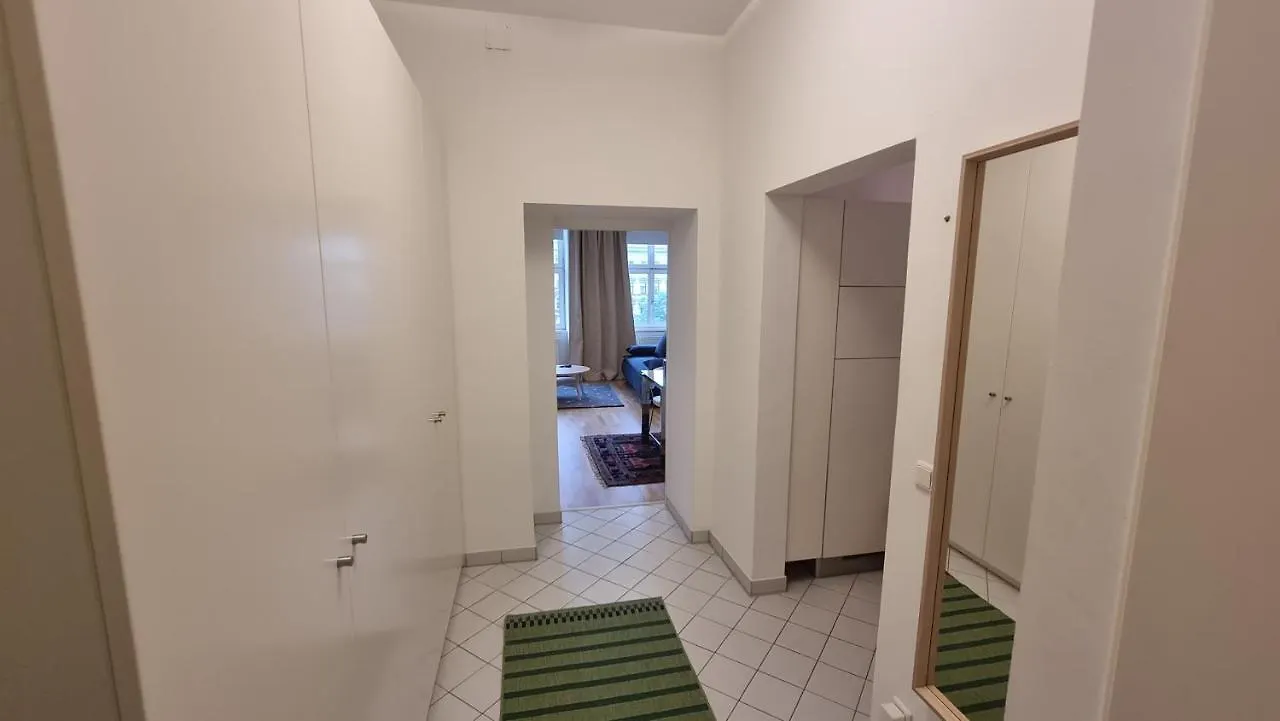 Sunny Apartment Next To Metro 1Br Vienna