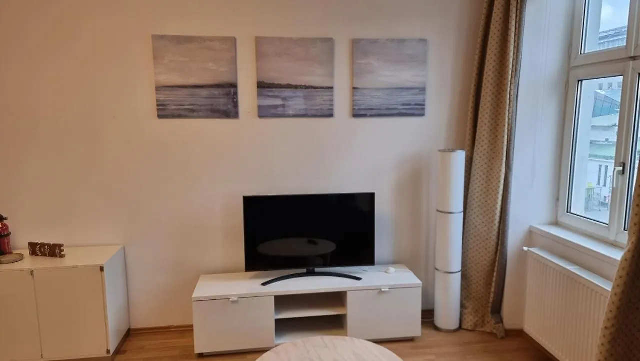 Sunny Apartment Next To Metro 1Br Vienna
