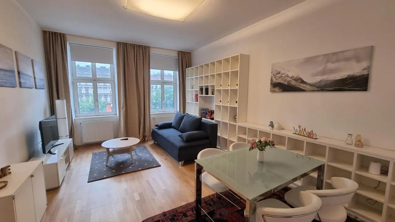 Sunny Apartment Next To Metro 1Br Vienna 0*,