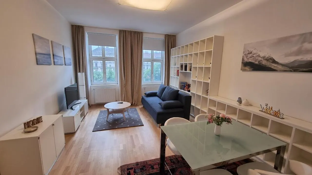 Sunny Apartment Next To Metro 1Br Vienna