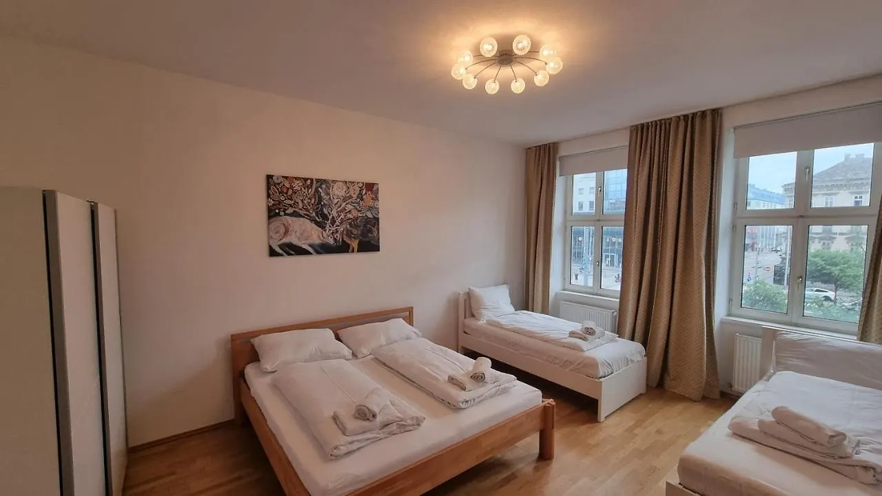 Sunny Apartment Next To Metro 1Br Vienna
