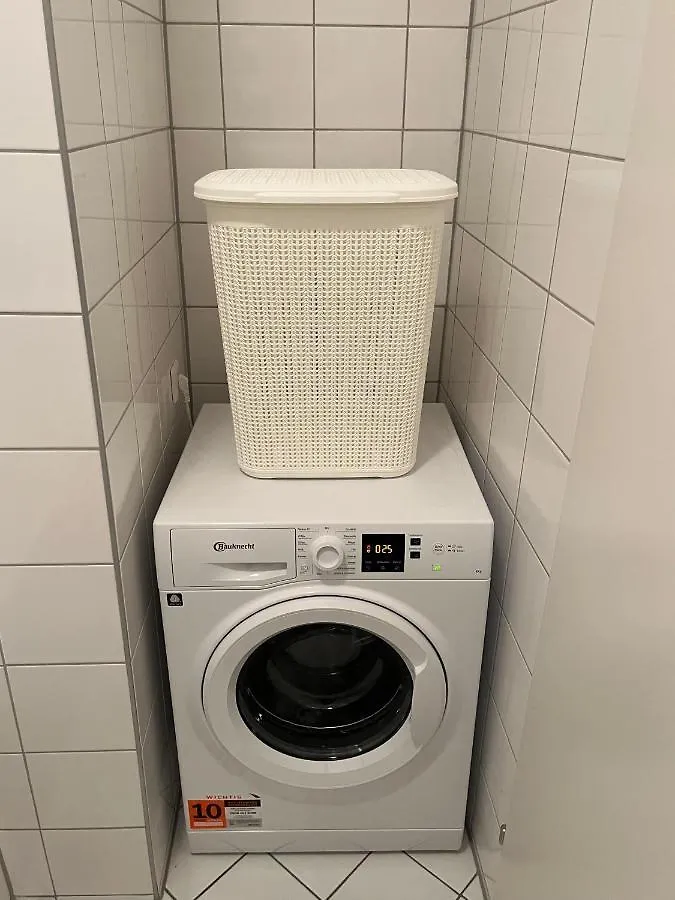 Sunny Apartment Next To Metro 1Br Vienna 0*,  Austria