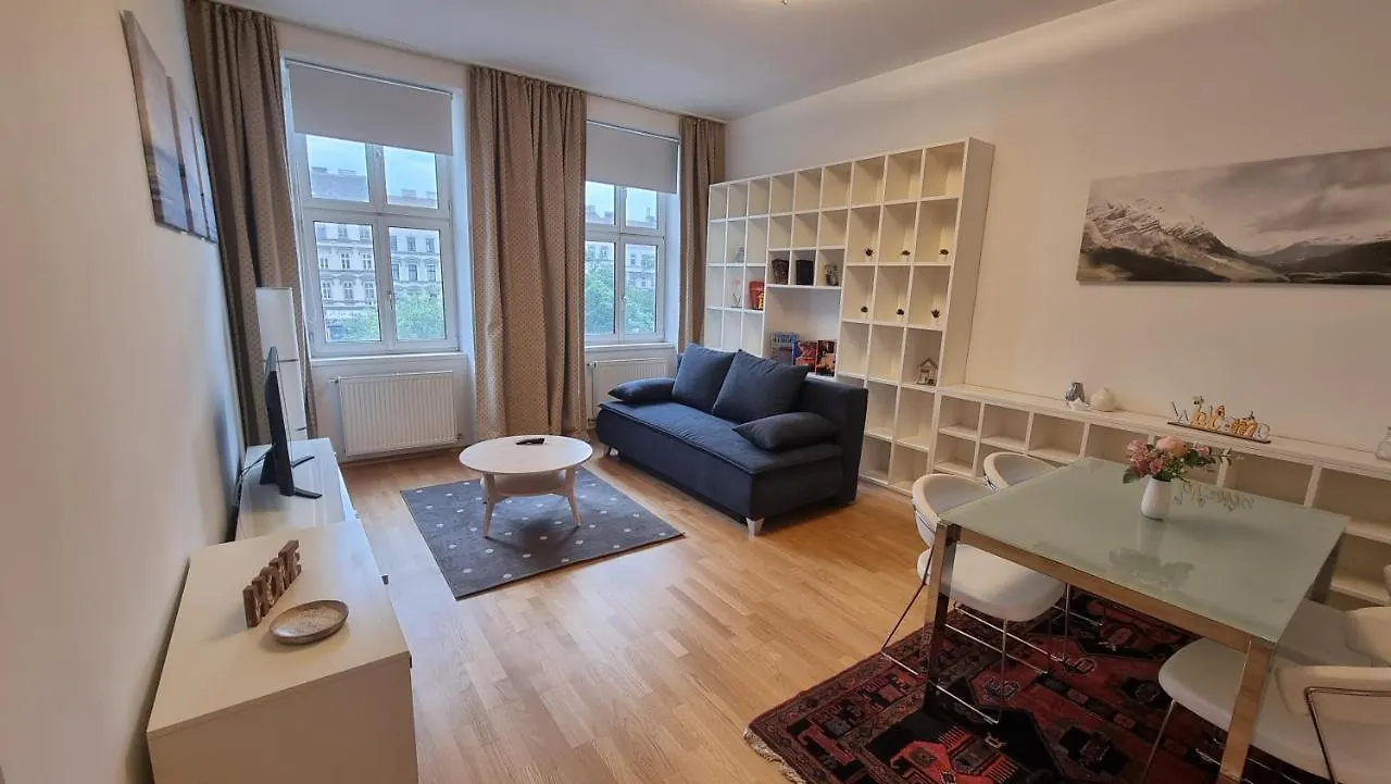 Sunny Apartment Next To Metro 1Br Vienna 0*,  Austria