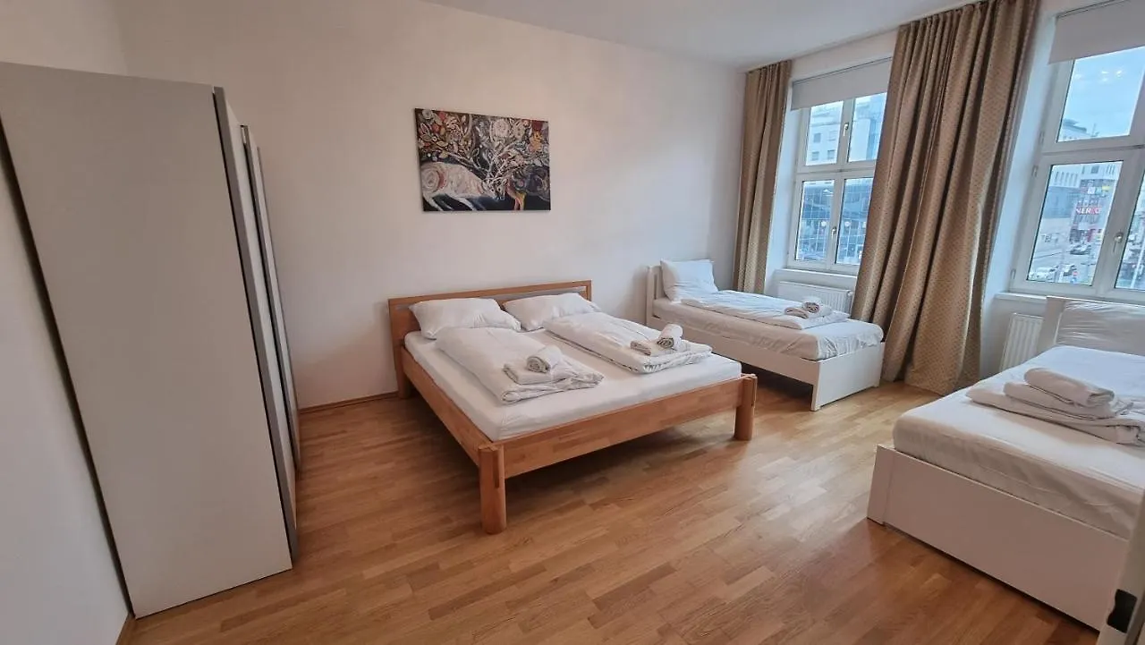 Sunny Apartment Next To Metro 1Br Vienna