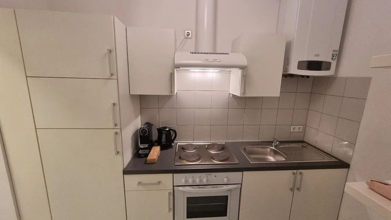 Sunny Apartment Next To Metro 1Br Vienna